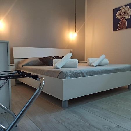 Esmada Lamezia Terme Apartment ภายนอก รูปภาพ