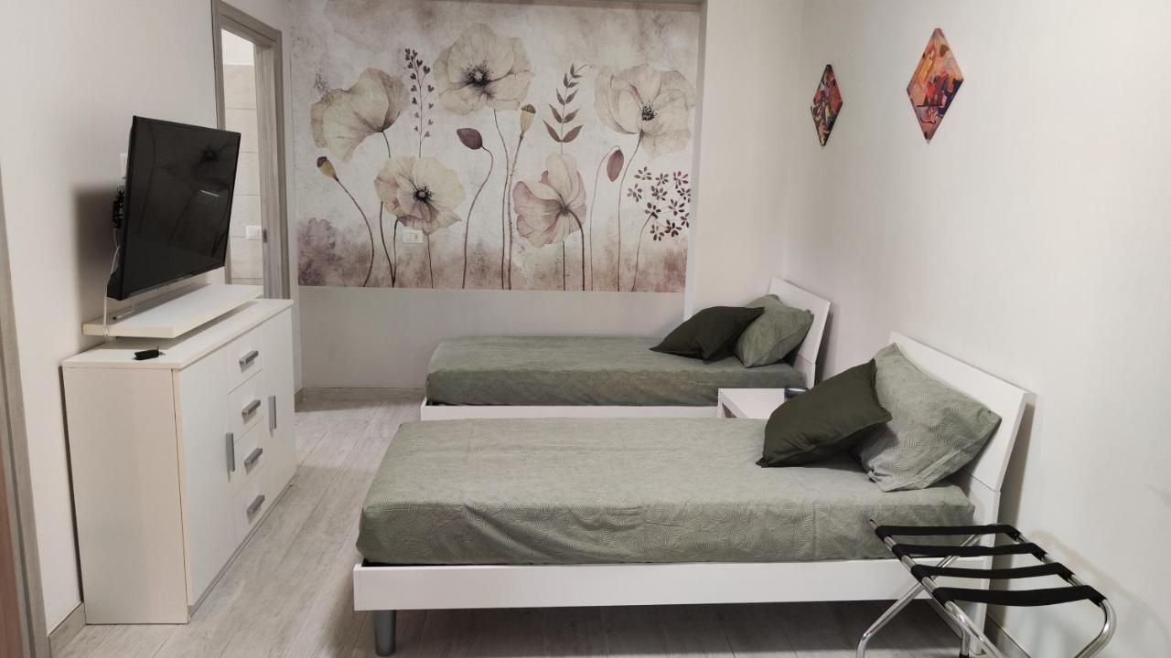Esmada Lamezia Terme Apartment ภายนอก รูปภาพ